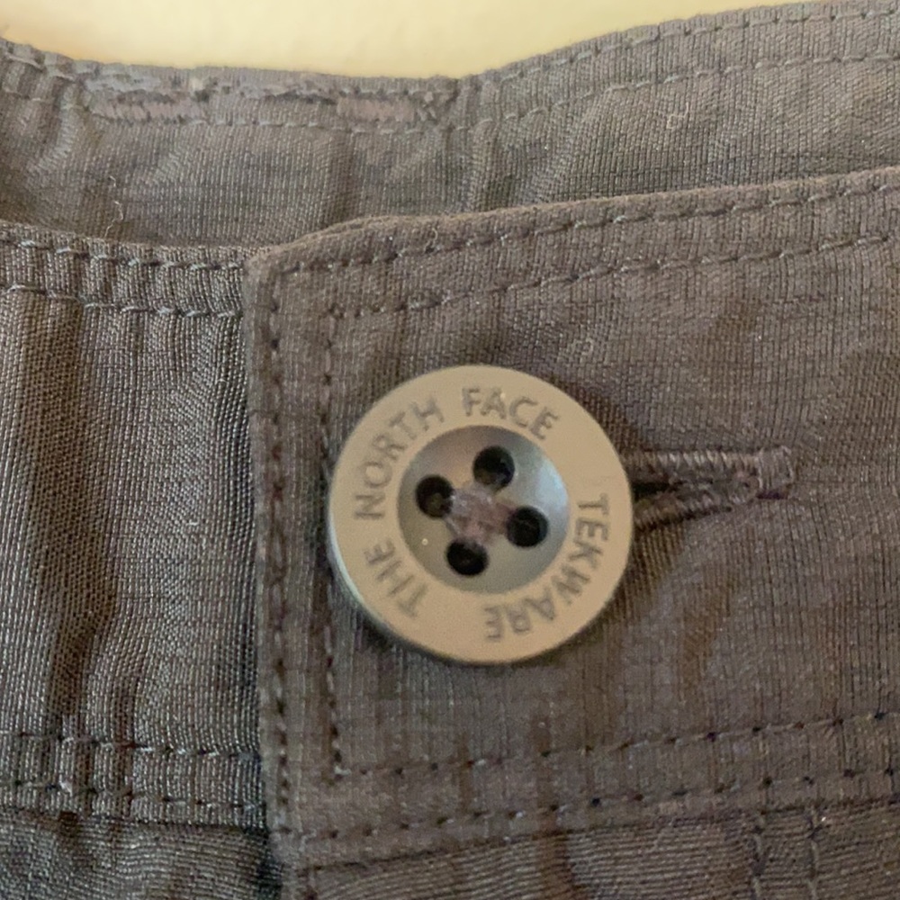 Excellent condition black north face shorts - Picture 4 of 6